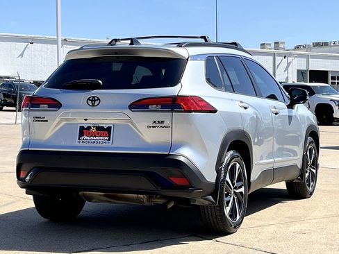 Used 2025 Toyota Corolla Cross XSE w/ Convenience Package image 4