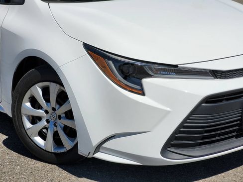Used 2023 Toyota Corolla LE w/ Carpet Mat Package (TMS) FWD image 3