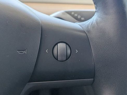 Used 2023 Tesla Model 3 Standard Range image 19