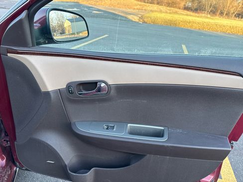 Used 2011 Chevrolet Malibu LTZ image 19