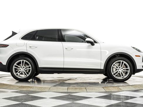 Used 2023 Porsche Cayenne AWD/4WD image 42