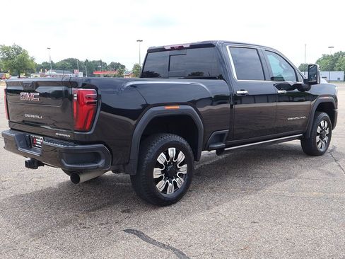 Used 2025 GMC Sierra 3500 Denali w/ Denali Reserve Package AWD/4WD image 13