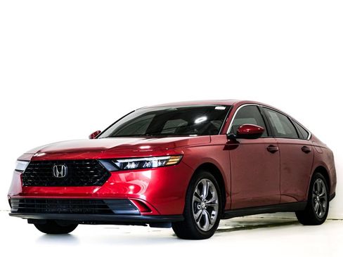 Used 2023 Honda Accord EX image 3