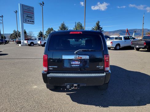 Used 2008 Dodge Nitro R/T image 4