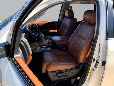 Used 2017 Toyota Sequoia Platinum RWD image 8