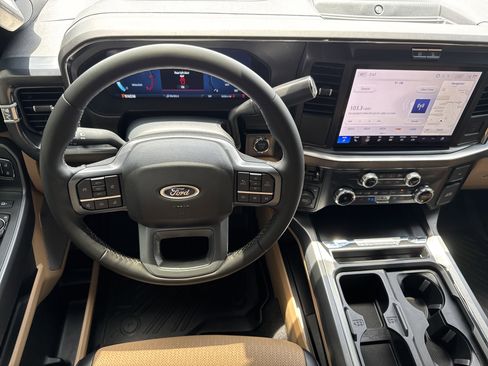 Used 2025 Ford F250 Lariat w/ Chrome Package image 18