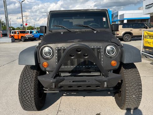 Used 2007 Jeep Wrangler Rubicon w/ Dual Top Group AWD/4WD image 3