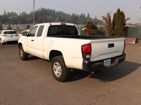 Used 2022 Toyota Tacoma SR RWD image 7