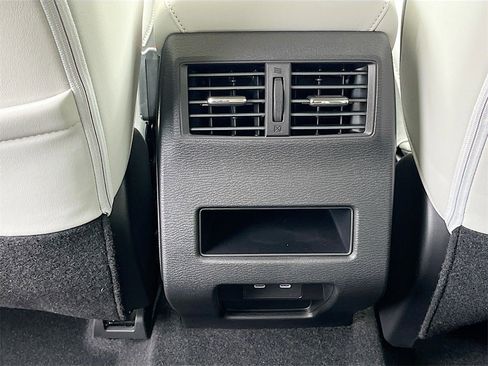 New 2025 Mitsubishi Outlander SE image 25