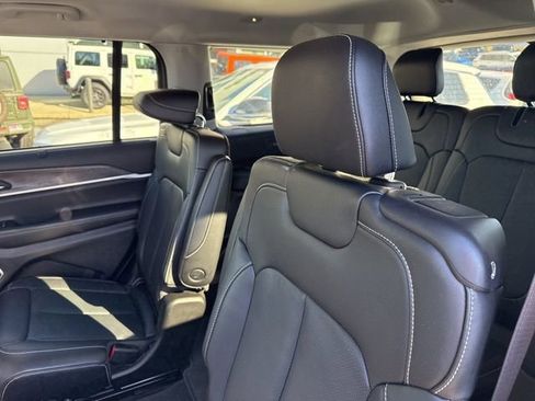 Certified 2023 Jeep Grand Cherokee L Limited w/ Luxury Tech Group II AWD/4WD image 21