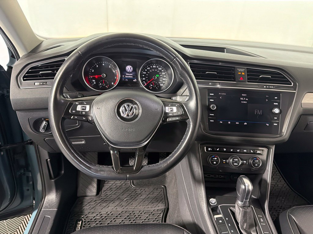 Used 2019 Volkswagen Tiguan SE w/ Panoramic Sunroof Package AWD/4WD image 12