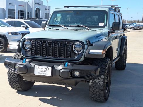 Used 2024 Jeep Wrangler Willys image 7