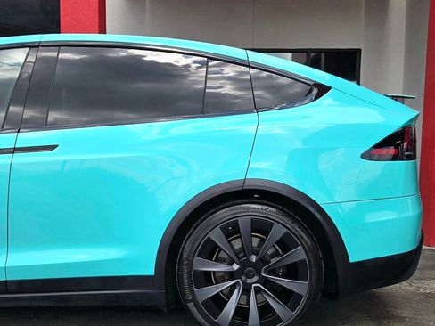 Used 2022 Tesla Model X Plaid image 7