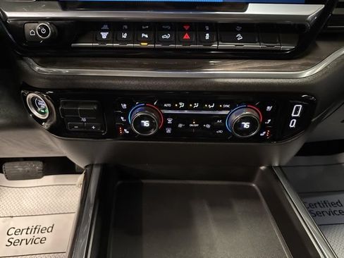 Used 2024 Chevrolet Silverado 2500 LTZ w/ LTZ Convenience Package AWD/4WD image 17