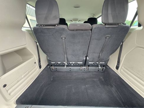Used 2014 Dodge Grand Caravan American Value Package FWD image 22