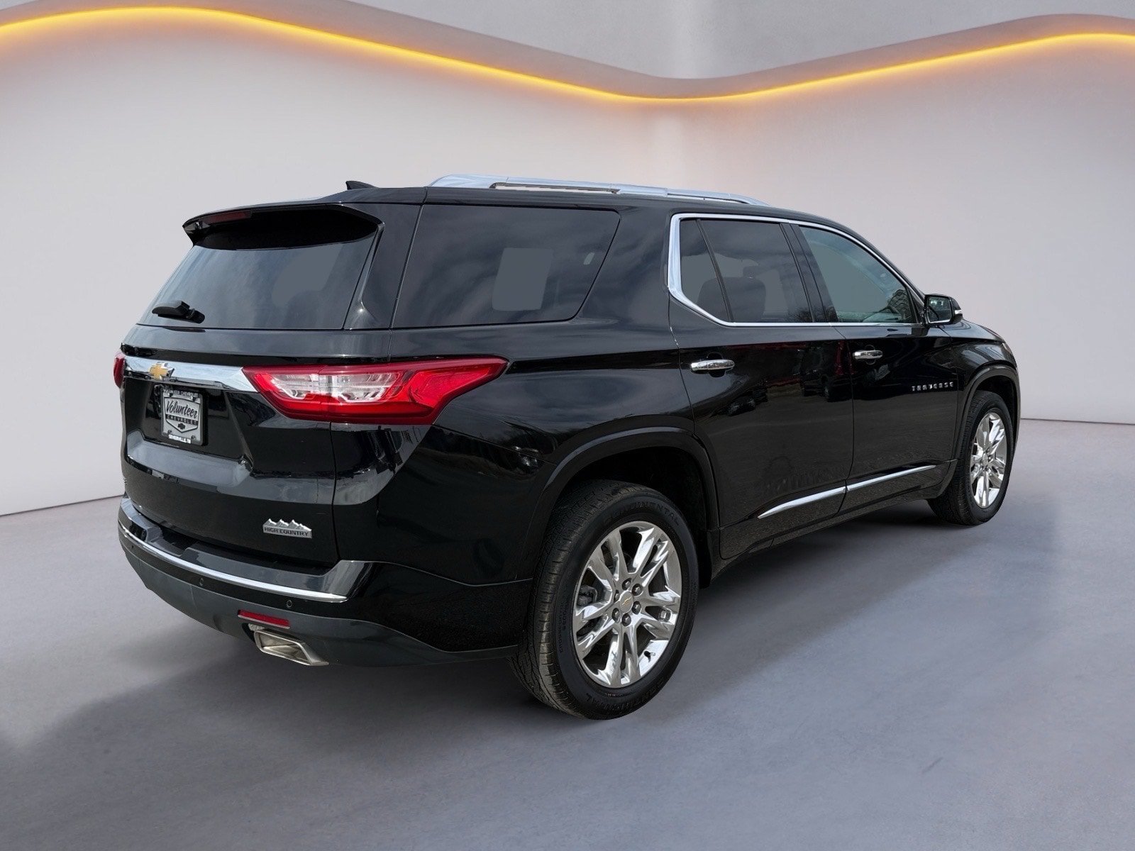 Used 2020 Chevrolet Traverse High Country FWD image 3