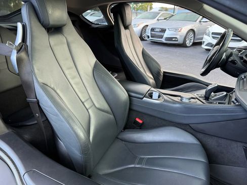 Used 2019 BMW i8 Coupe image 33