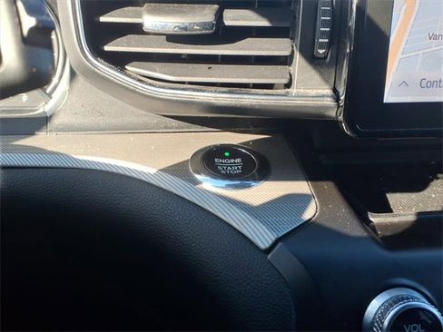 Used 2020 Ford Explorer XLT w/ Equipment Group 202A image 17