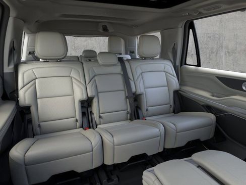 New 2026 Lincoln Navigator Reserve AWD/4WD image 11