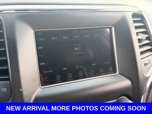 Used 2019 Jeep Grand Cherokee Laredo RWD image 22
