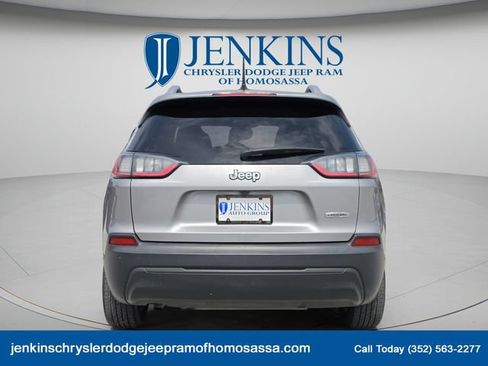 Certified 2019 Jeep Cherokee Latitude w/ Popular Appearance Group FWD image 6