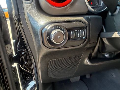 Used 2022 Jeep Wrangler Unlimited Sport AWD/4WD image 13