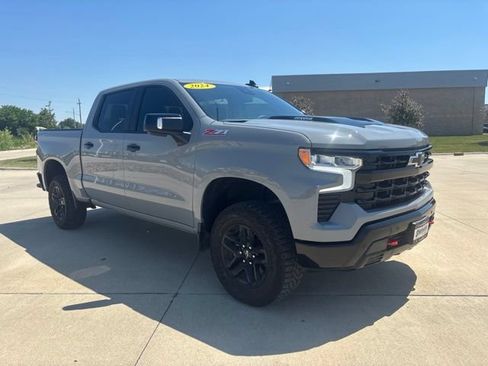 Used 2024 Chevrolet Silverado 1500 LT Trail Boss w/ Convenience Package II AWD/4WD image 38
