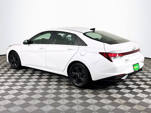 Used 2021 Hyundai Elantra SEL w/ Cargo Package FWD image 6