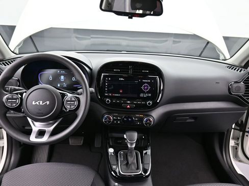 Used 2025 Kia Soul S image 13