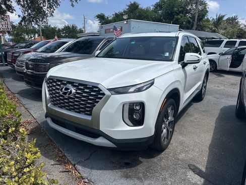Used 2021 Hyundai Palisade SEL w/ Premium Package FWD image 3