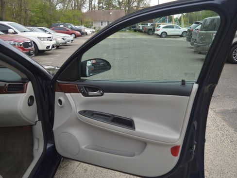Used 2007 Chevrolet Impala LT FWD image 24