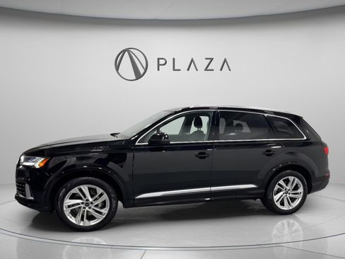 Used 2023 Audi Q7 Premium image 3