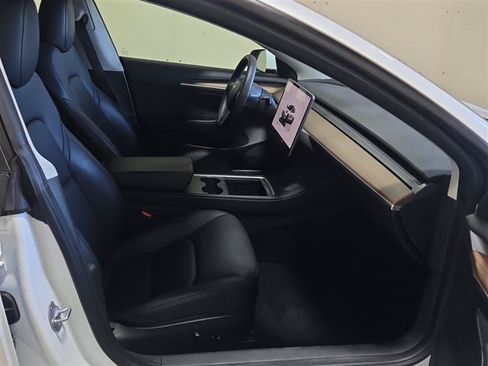 Used 2023 Tesla Model 3 Standard Range RWD image 4