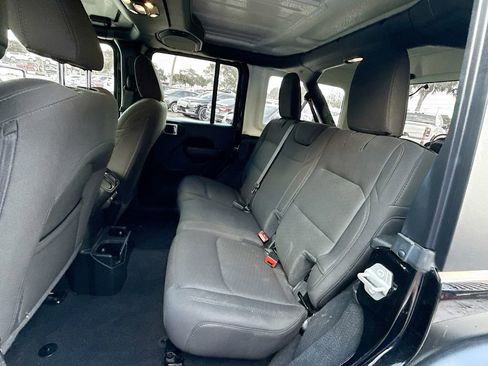 Used 2022 Jeep Wrangler Unlimited Sport S image 24