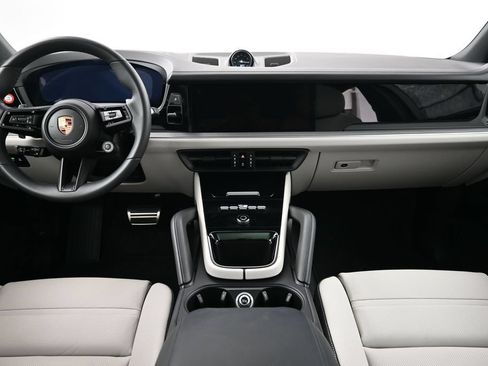 Certified 2026 Porsche Cayenne AWD/4WD image 9