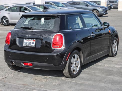 Used 2019 MINI Cooper 2-Door Hardtop image 9