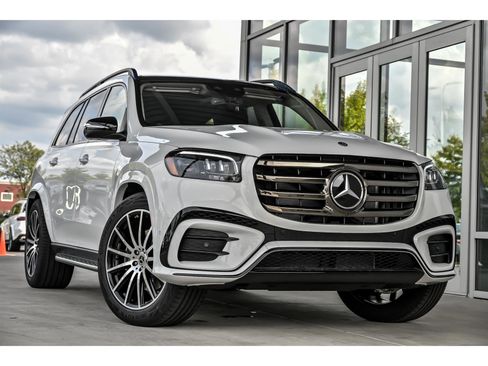 Certified 2026 Mercedes-Benz GLS 450 4MATIC image 1