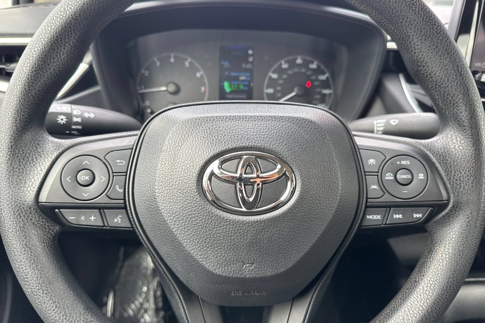 Used 2023 Toyota Corolla LE w/ LE Convenience Package FWD image 29