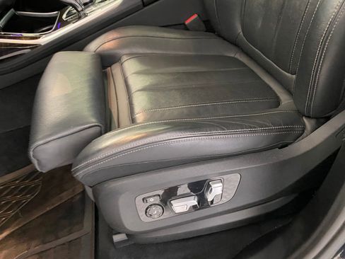 Used 2020 BMW X7 M50i w/ Executive Package image 12