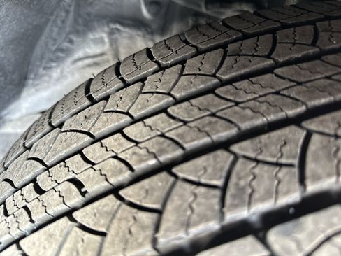 Used 2021 Toyota Highlander LE image 26