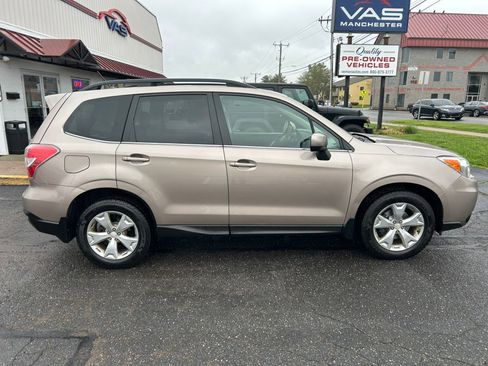 Used 2015 Subaru Forester 2.5i Limited AWD/4WD image 4