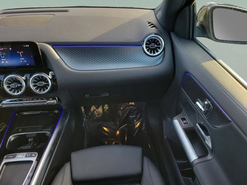 Certified 2025 Mercedes-Benz GLA 250 image 19