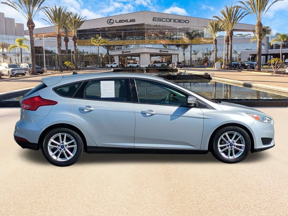 Used 2015 Ford Focus SE FWD image 4