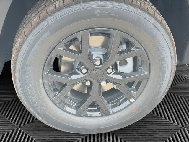 New 2026 Jeep Grand Cherokee Altitude AWD/4WD image 9