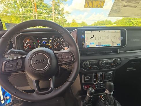 New 2025 Jeep Wrangler Unlimited Rubicon 392 image 14