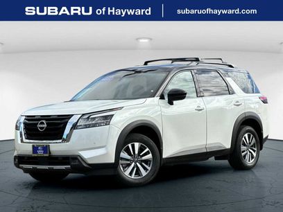 Used 2023 Nissan Pathfinder SL