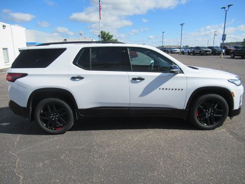 Certified 2023 Chevrolet Traverse Premier w/ Redline Edition AWD/4WD image 4