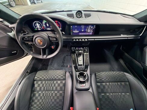 Certified 2026 Porsche 911 Carrera RWD image 15