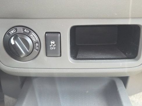Used 2014 Nissan Frontier SV AWD/4WD image 28