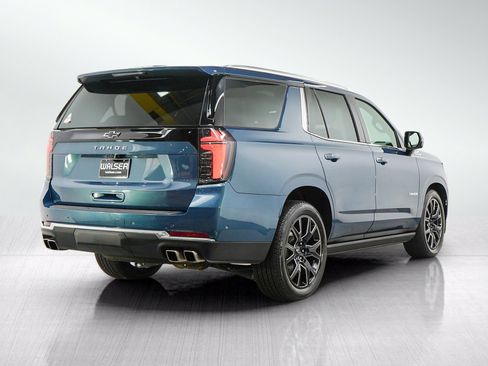 Used 2025 Chevrolet Tahoe High Country AWD/4WD image 5